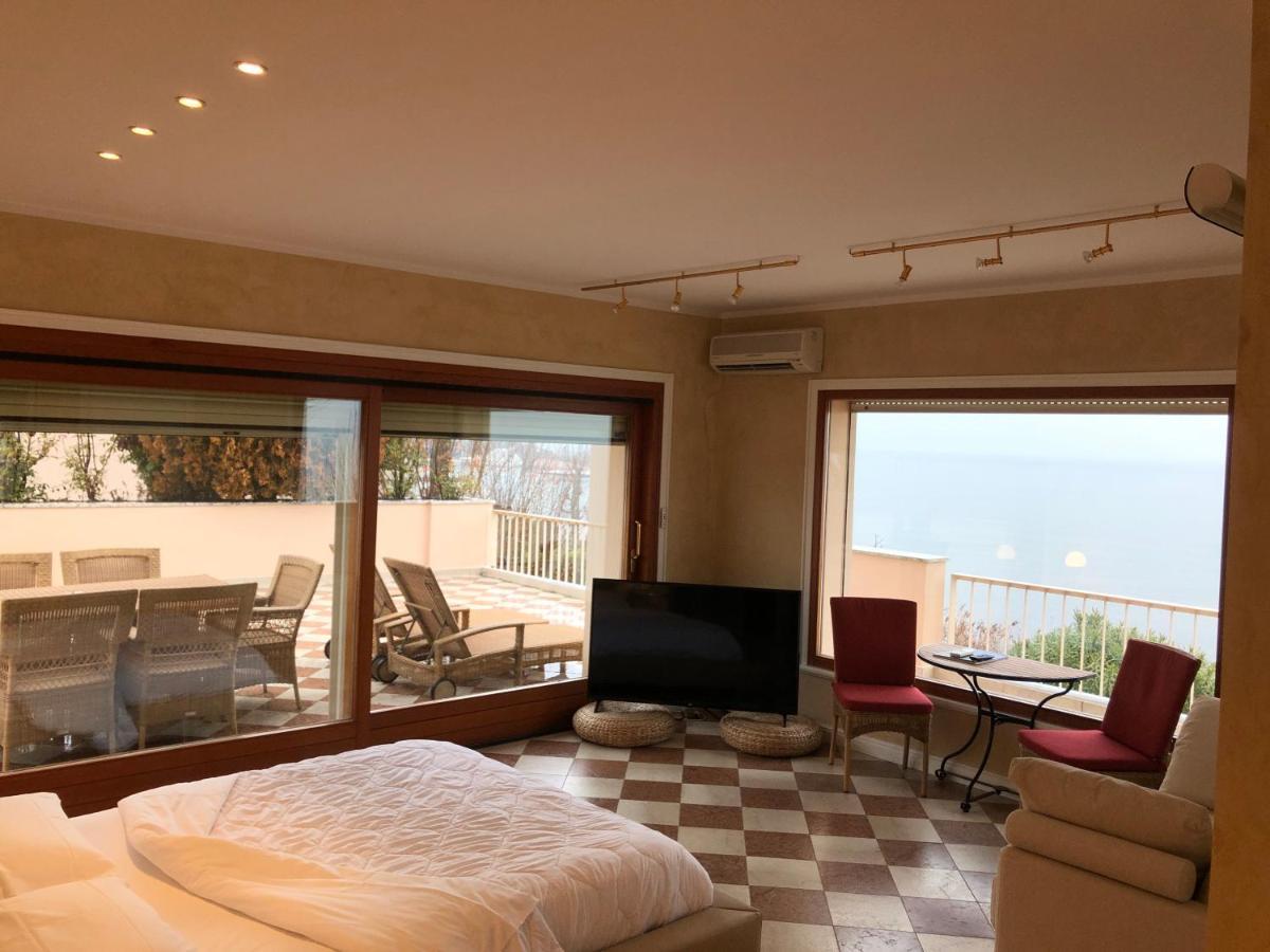 Front Luxury (adults Only) Villa Sirmione