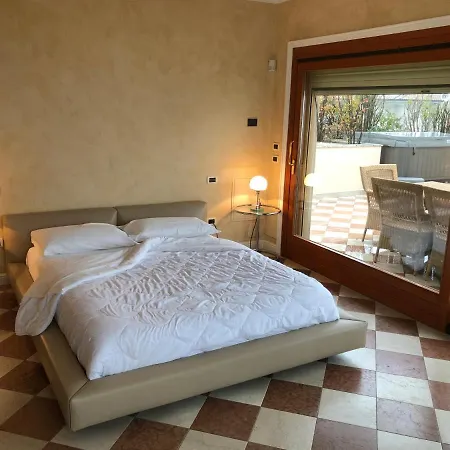Lake Front Luxury Apartment (Adults Only) Sirmione Exterior photo