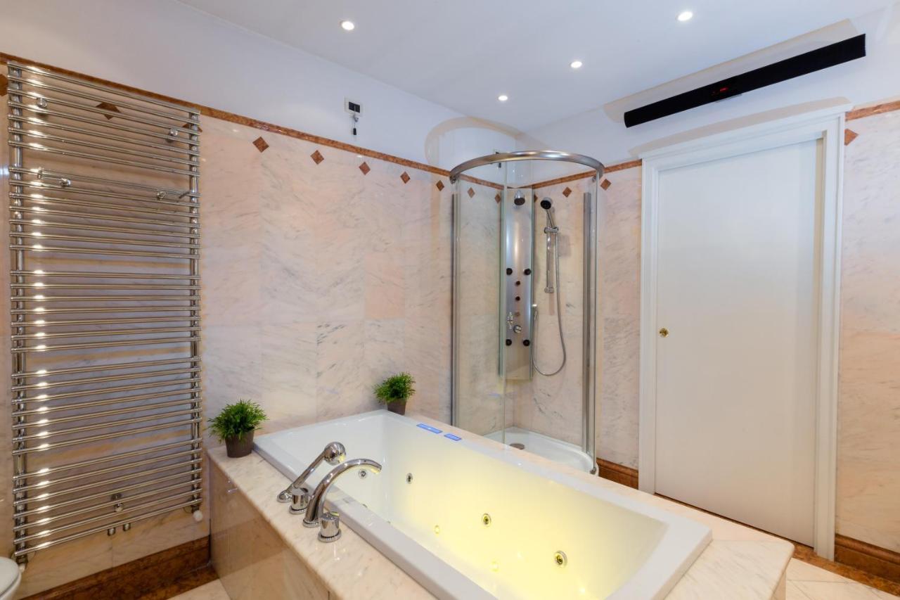 Front Luxury * Sirmione