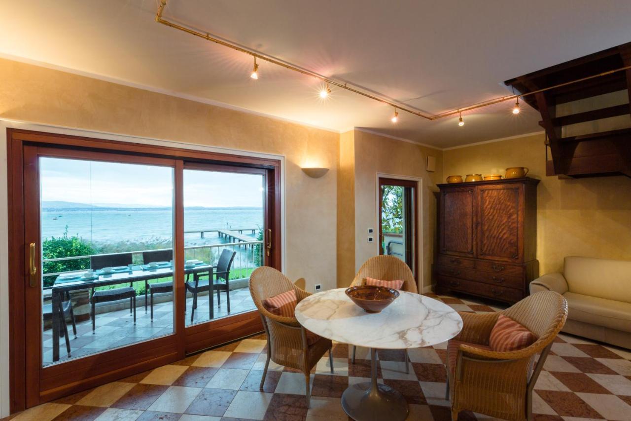 Villa Front Luxury Sirmione