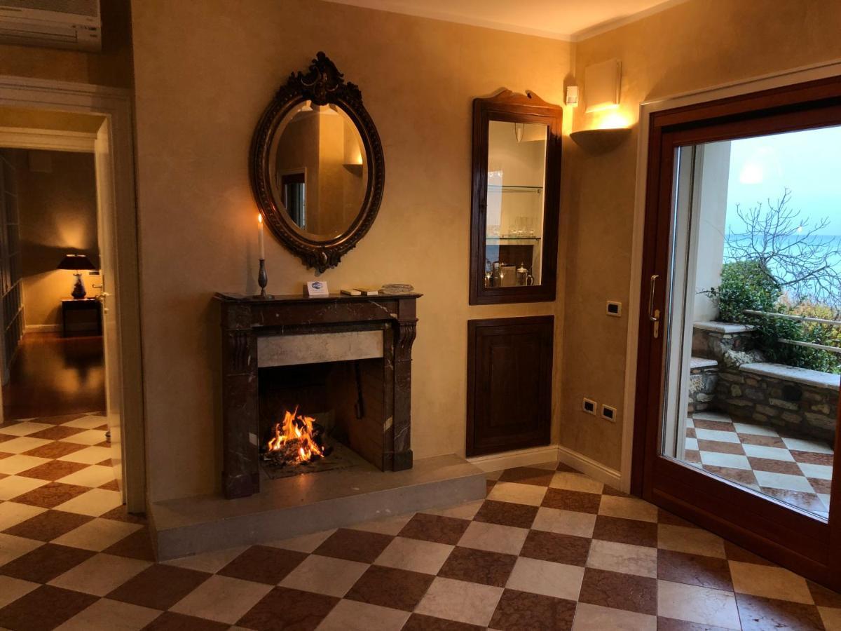 Front Luxury Sirmione